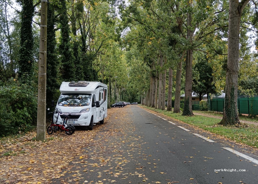 (28000) Chartres - Route des Grands Prés — foto 5