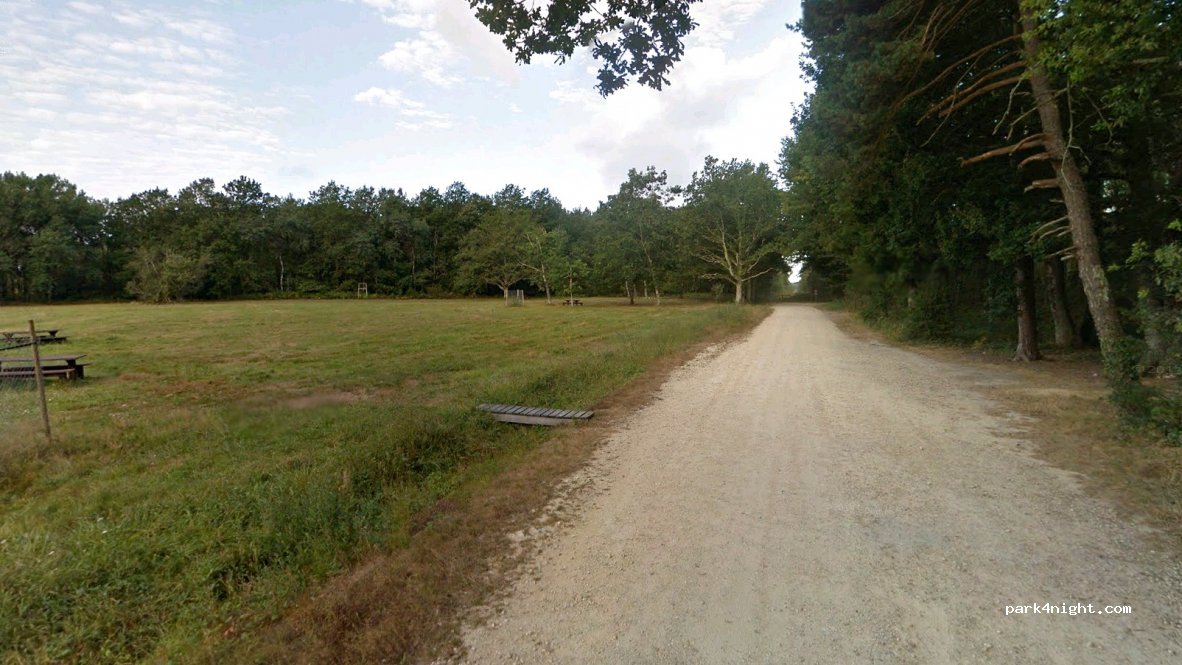 (37190) Cheillé - D751 — foto