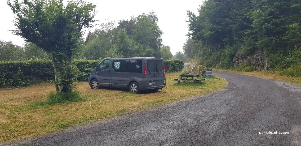 (42560) Chazelles-sur-Lavieu - D102 — foto