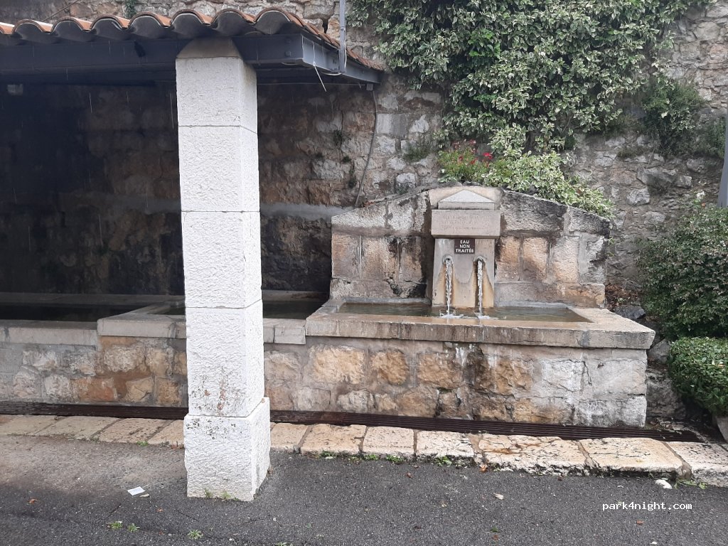 (06460) Escragnolles - 4813 Route Napoléon — foto