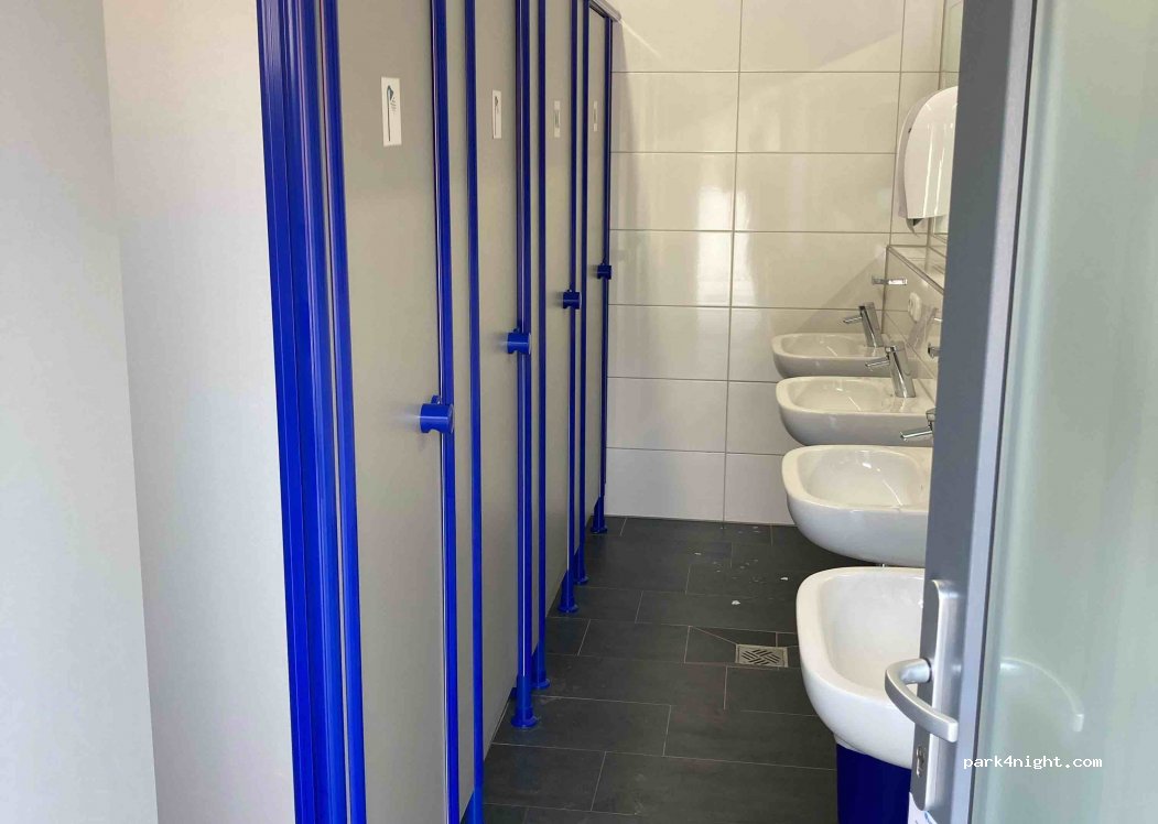 Wohnmobilstellplatz PREMIUM am AquaMagis — foto 2