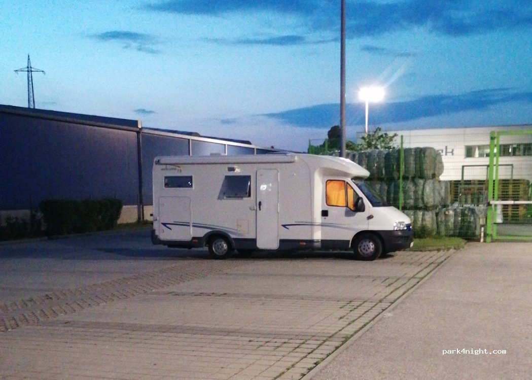 (83395) Freilassing - 6 Traunsteiner Straße — foto 3