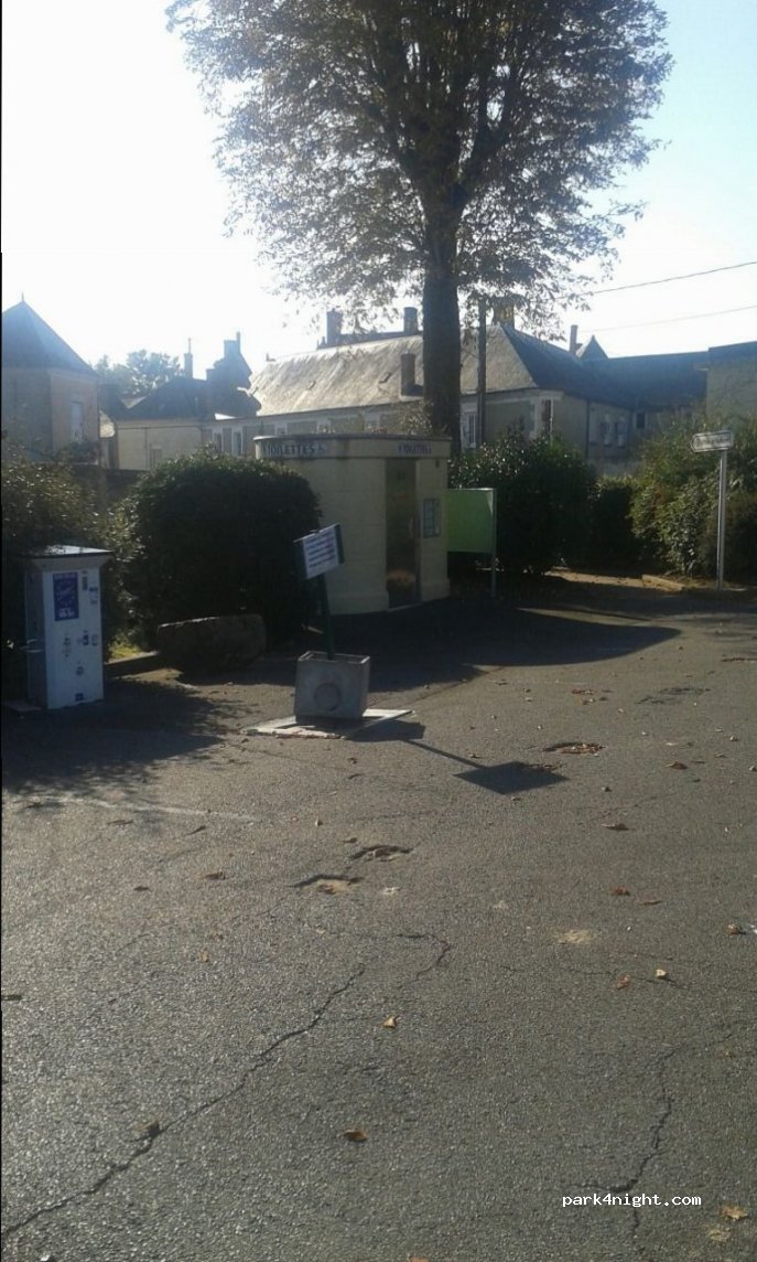 (72800) Le Lude - 3 Place du Mail — foto