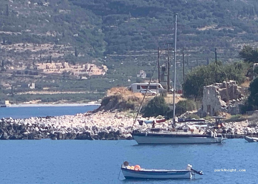 (230 62)  - Eparchiaki Odos Kalamatas - Areopolis — foto