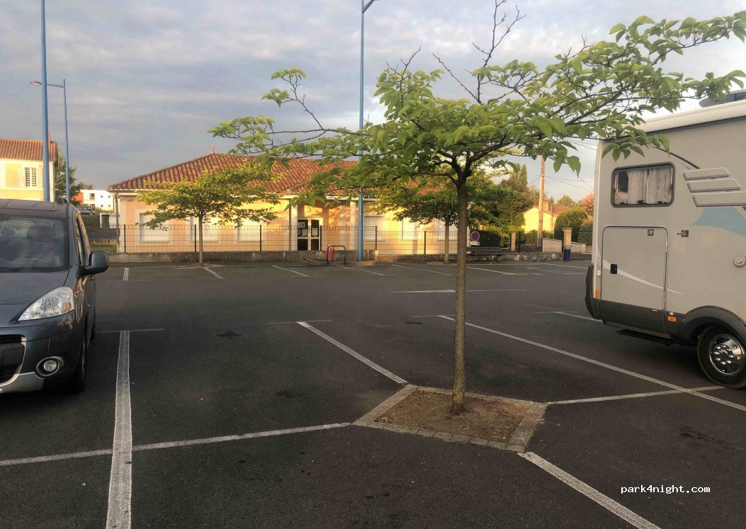 (24490) La Roche-Chalais - 25 Avenue du Stade — foto
