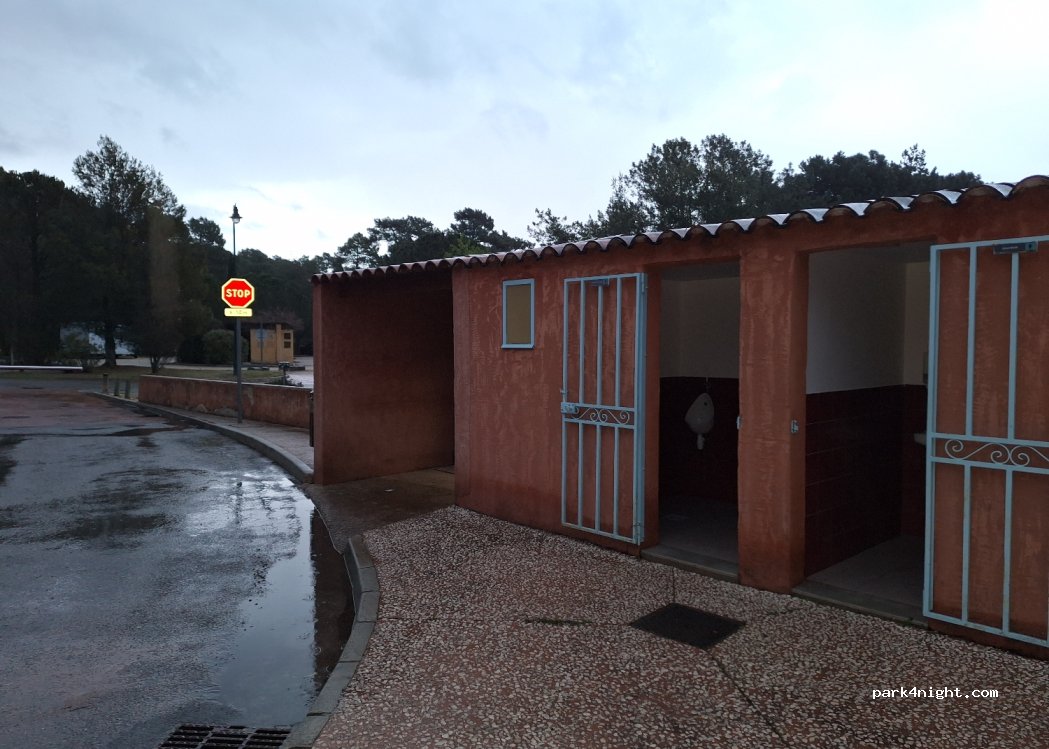 (84220) Roussillon - D104 — foto 4