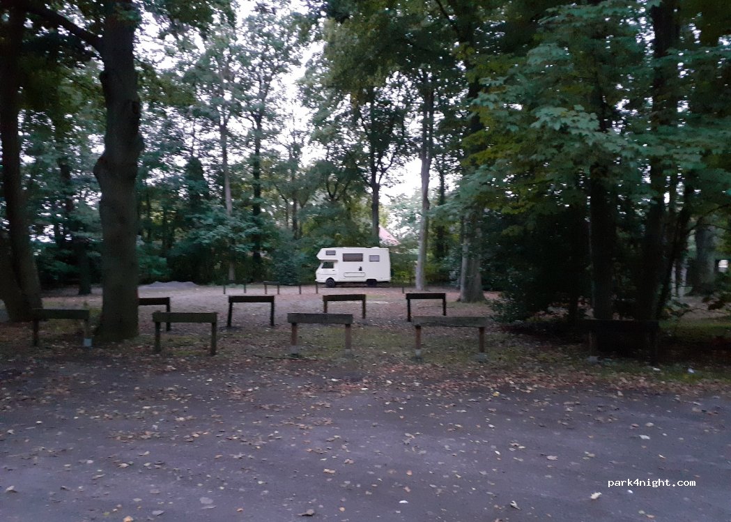 (27798) Hude - 4 Von-Witzleben-Allee — foto