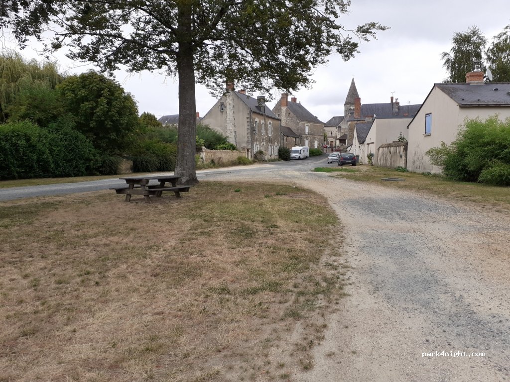 (49150) Cuon - 3 Place du Relais — foto 2