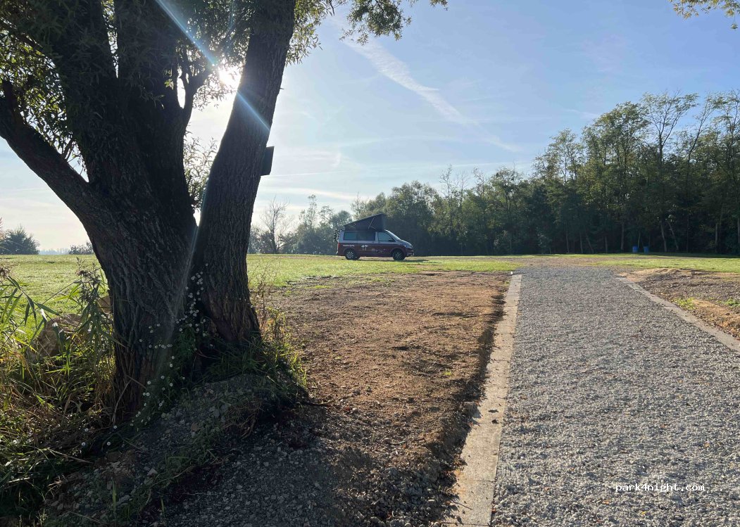 (01570) Feillens - Unnamed Road — foto 2