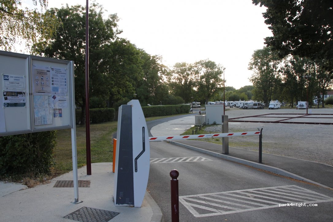 (55700) Stenay - Avenue du 18 Ème Bcp — foto