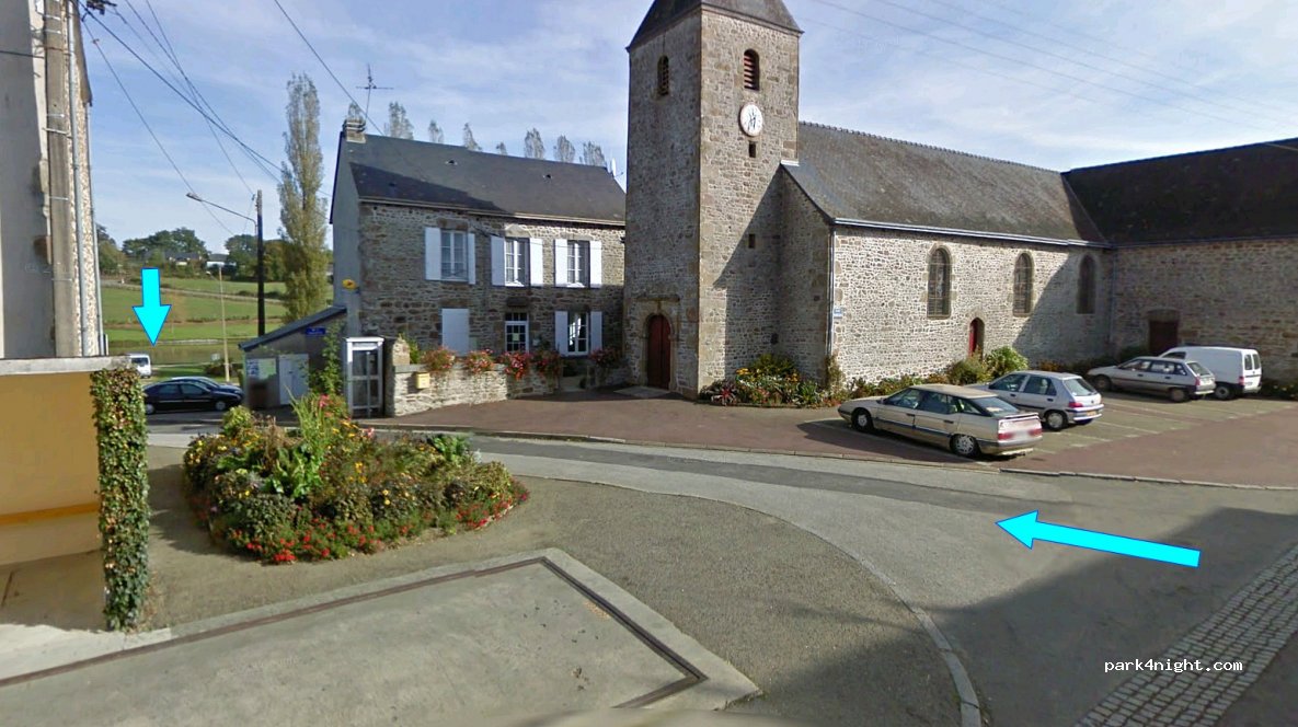 (53160) Izé - 1 Place Raymond Daniel — foto