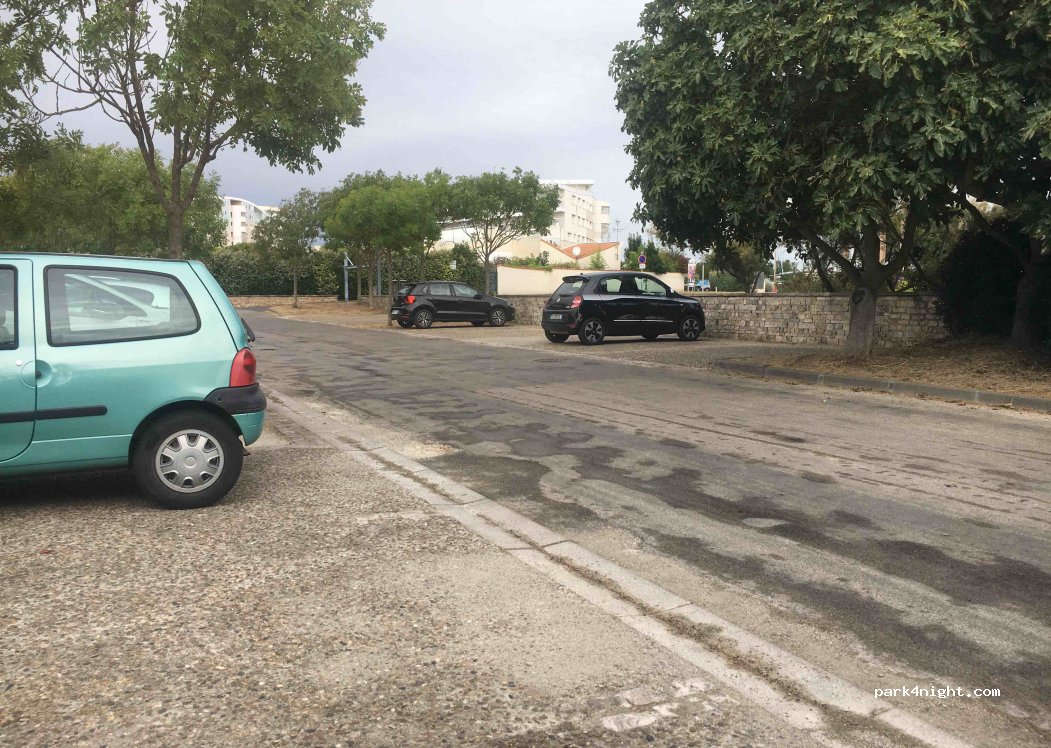 (17000) La Rochelle - 1 Rue du Soleil Levant — foto