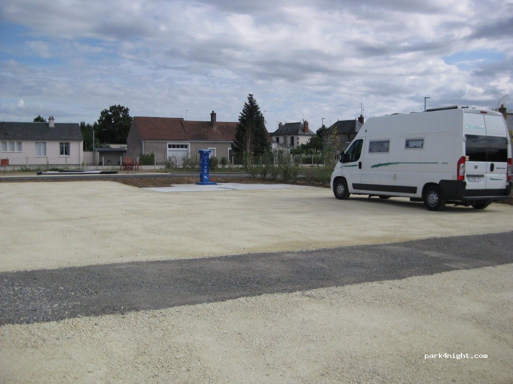 Aire de campings-cars Pocé-sur-Cisse — foto