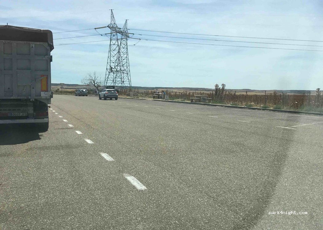 (47850) Villanueva de los Caballeros - Área de descanso — foto
