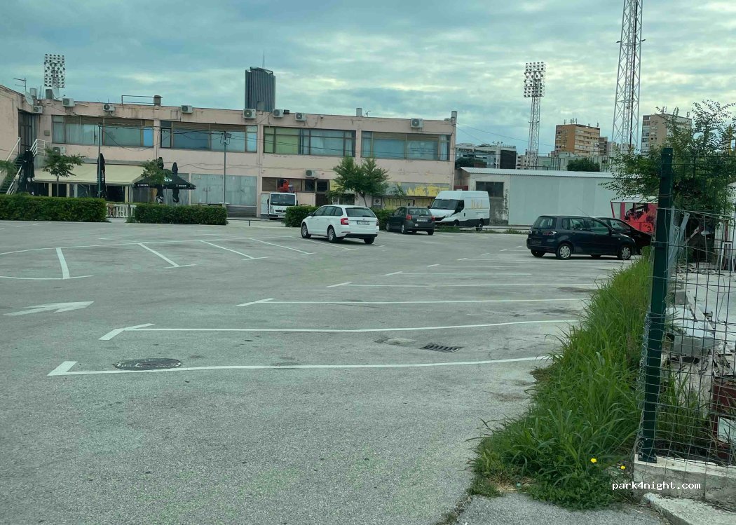 (21000) Split - 10 Ulica Hrvatske Mornarice — foto 2