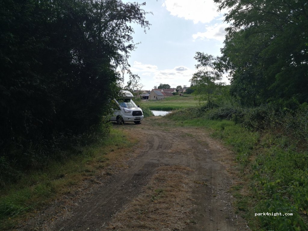 (72430) Fercé-sur-Sarthe - D79 — foto