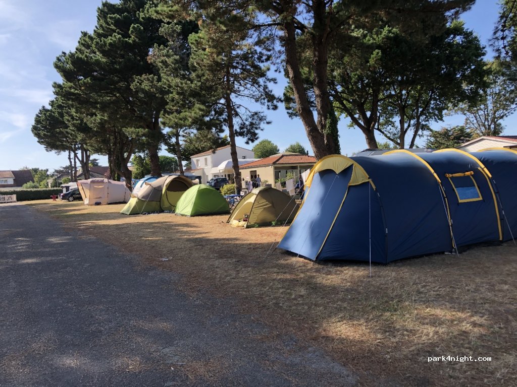 Camping du golf — foto