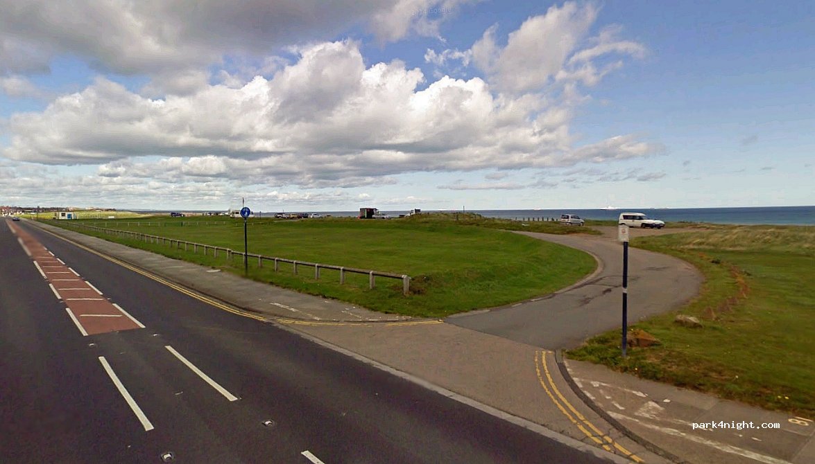 (TS10 3RF) Redcar - 3-24 Coast Road (Stray) — foto
