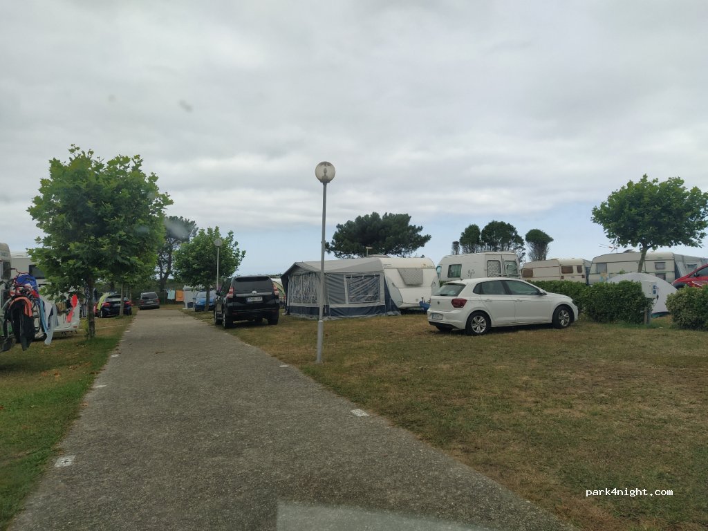 Camping Playa De Tapia — foto