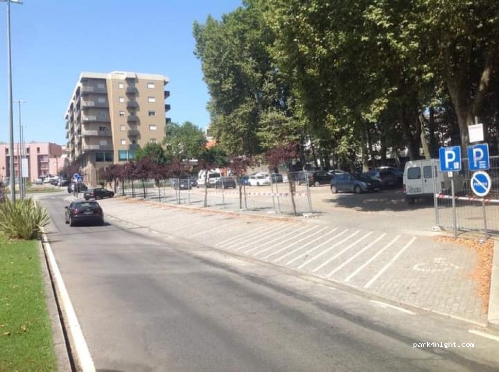 (4620-696) Lousada - 1 Rua General Humberto Delgado — foto
