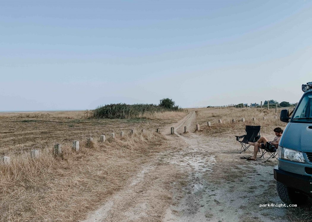 (50630) Crasville - Unnamed Road — foto