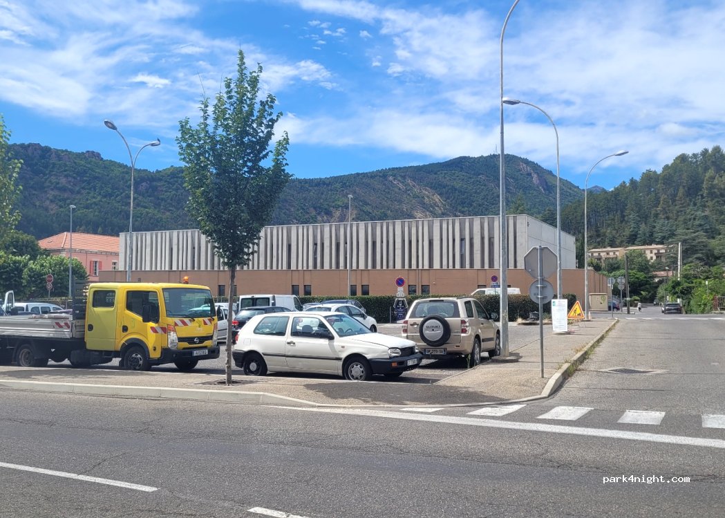 (04000) Digne-les-Bains - 76 Boulevard Gassendi — foto