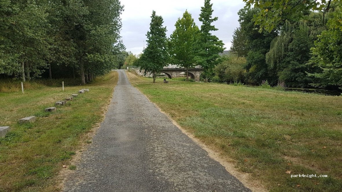 (18410) Argent-sur-Sauldre - Unnamed road — foto