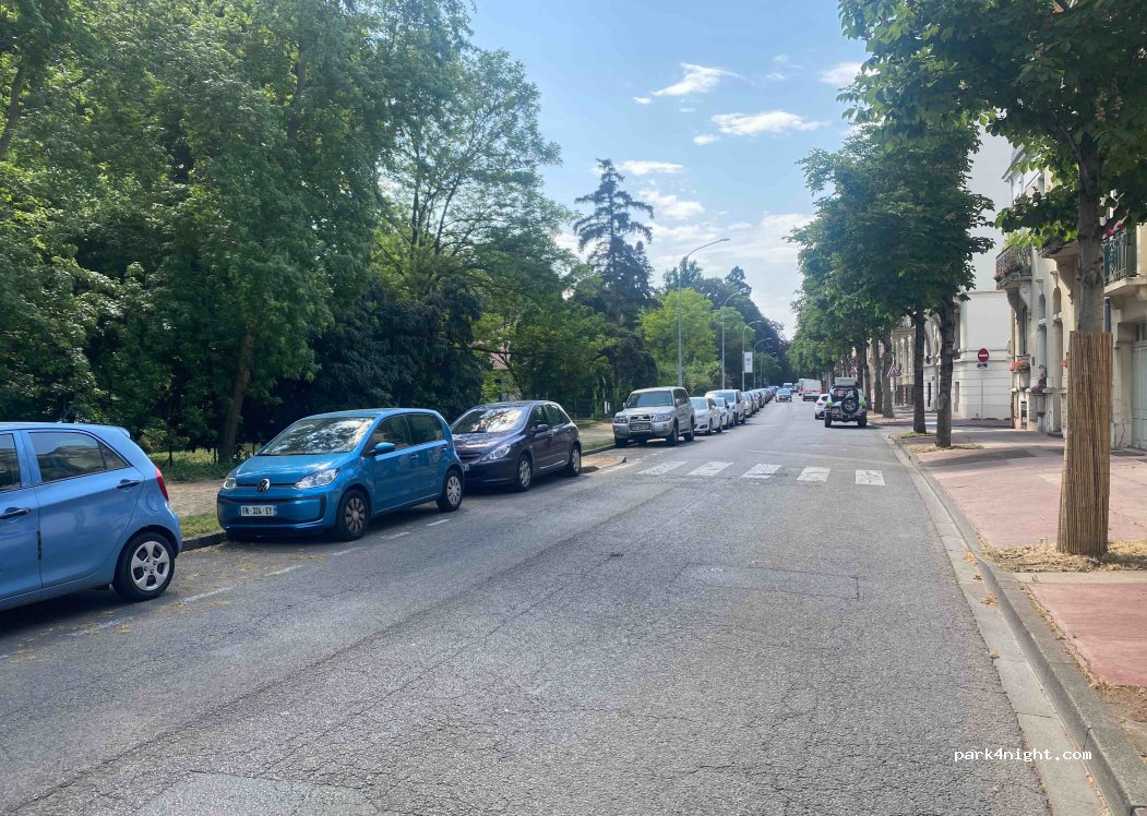 (03200) Vichy - 20 Avenue de France — foto