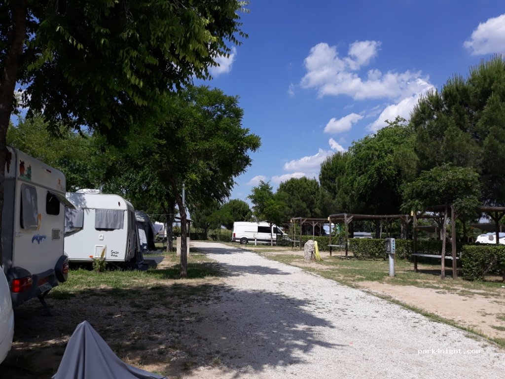 Camping Madrid Arco Iris — foto