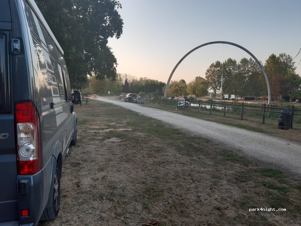 (10270) Lusigny-sur-Barse - 5 Rue du Gué Hongre — foto