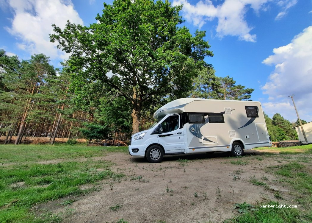Wohnmobil-Stellplatz by Alex und Kathrin — foto