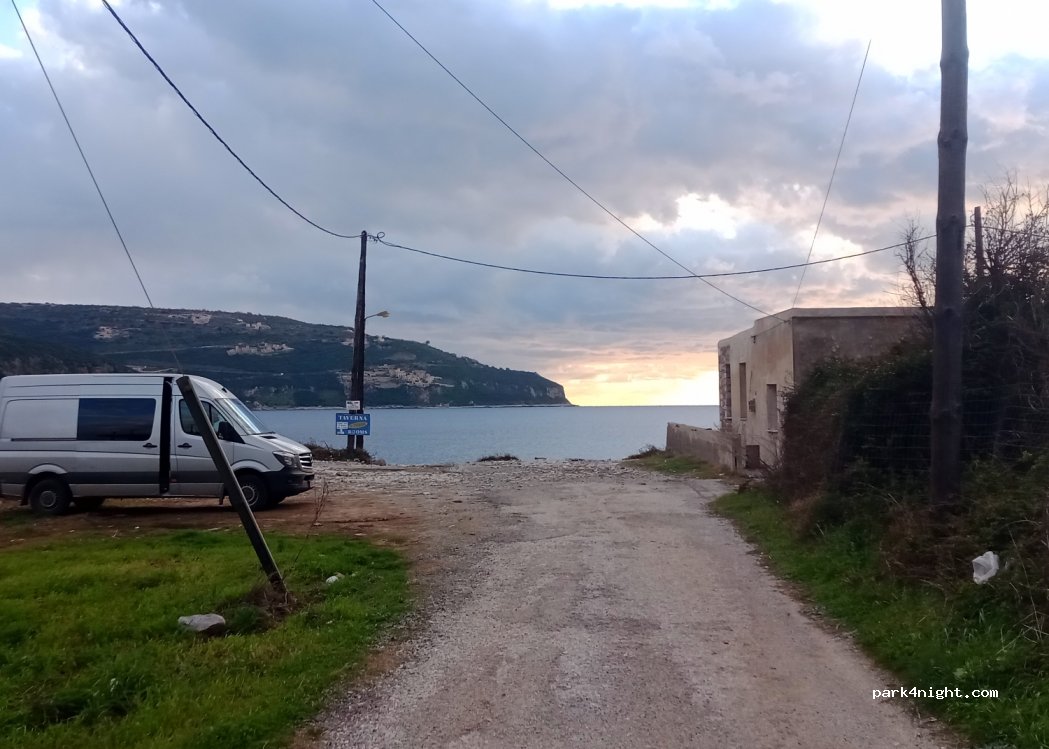 (230 62) Karavostasi - Unnamed Road — foto