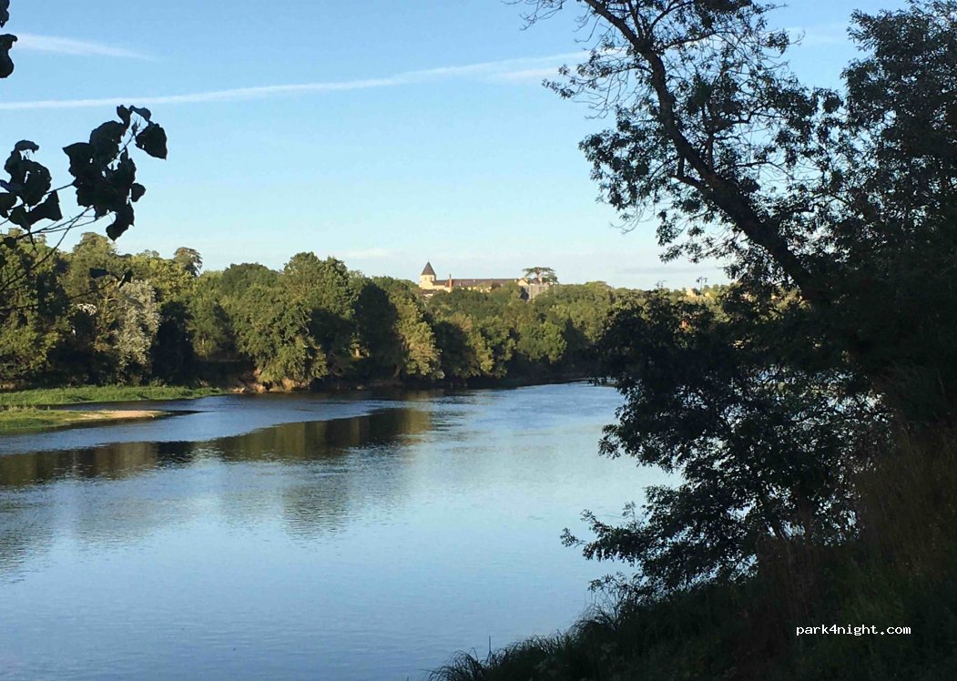 (37500) Chinon - Unnamed Road — foto
