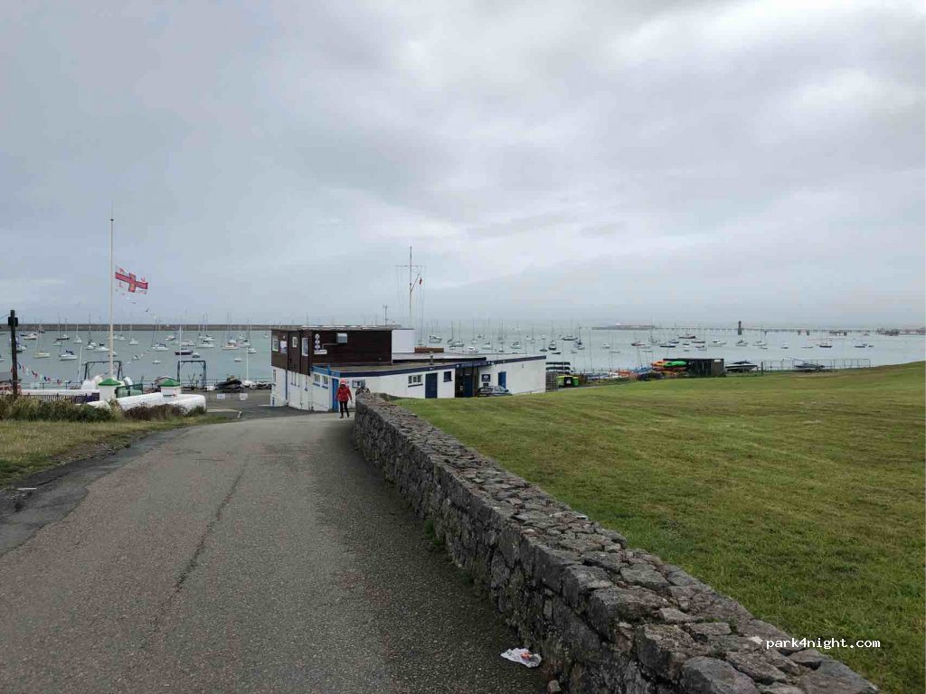 (LL65 1BB) Holyhead - Beach Road — foto