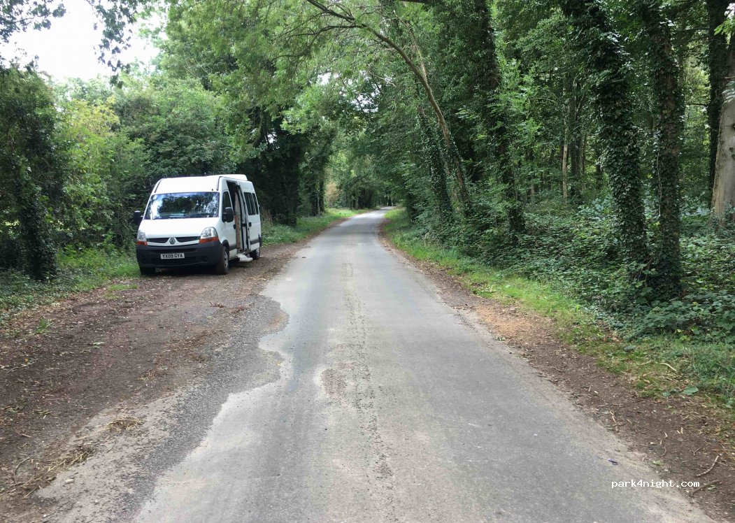 (GL56 0ST)  - Unnamed Road — foto