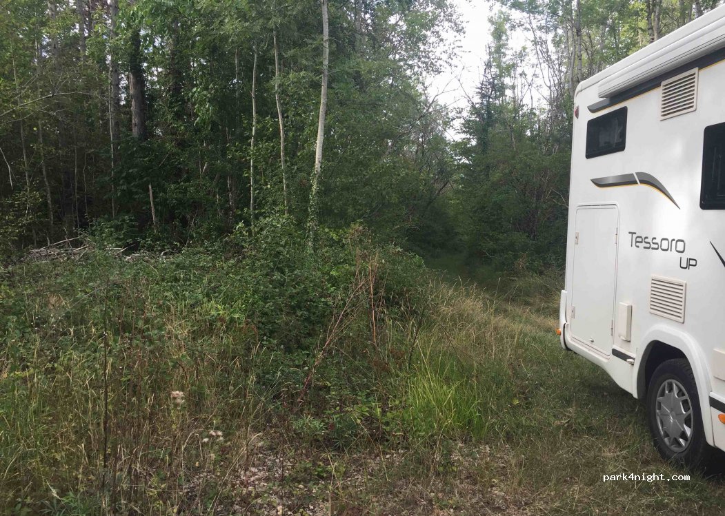 (21150) Flavigny-sur-Ozerain - Unnamed Road — foto