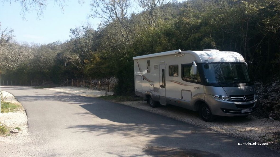 (30580) Lussan - D643 — foto