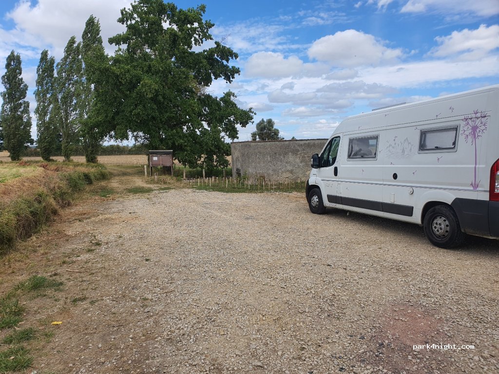 (03150) Boucé - Route de Varennes — foto