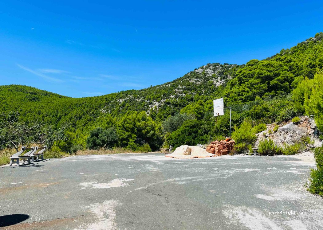 (20225) Ropa - Unnamed Road — foto 2
