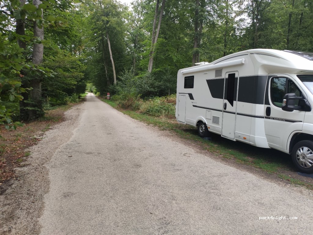 (60350) Saint-Jean-aux-Bois - 24 D85 — foto