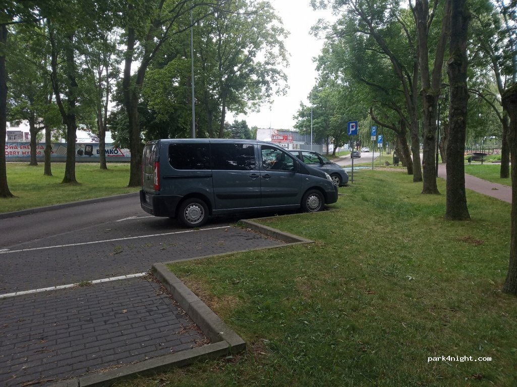 (89-600) Chojnice - 18 Parkowa — foto