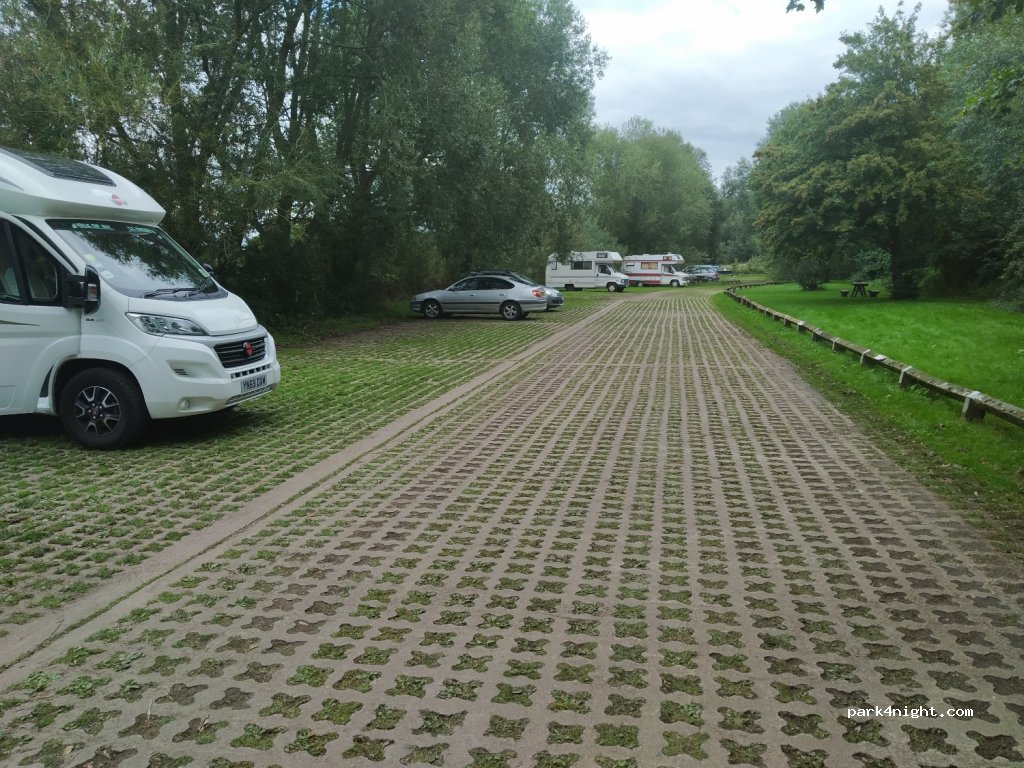 (WR10 1EY) - King George's Way — foto 2