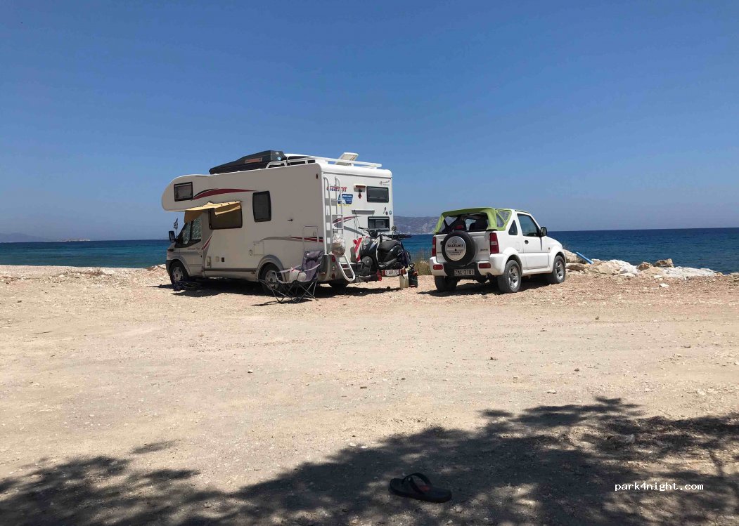 (848 00) Milos - Unnamed Road — foto 2