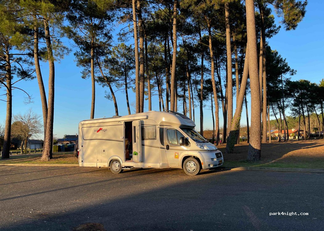 (40210) Escource - 18 Rue du Stade — foto 4