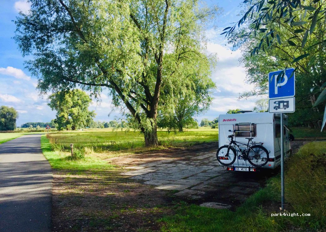 (39596) Arneburg - An der Elbe — foto