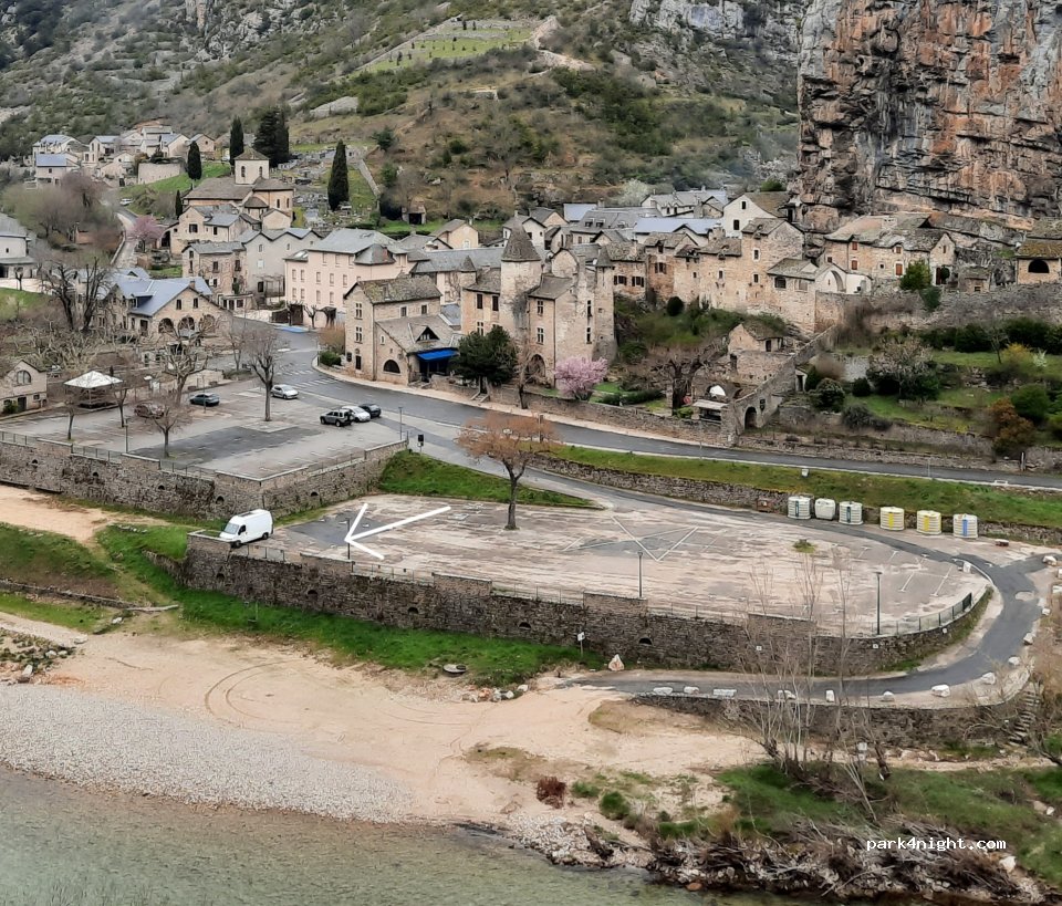 (48210) La Malène - La Malene Village — foto