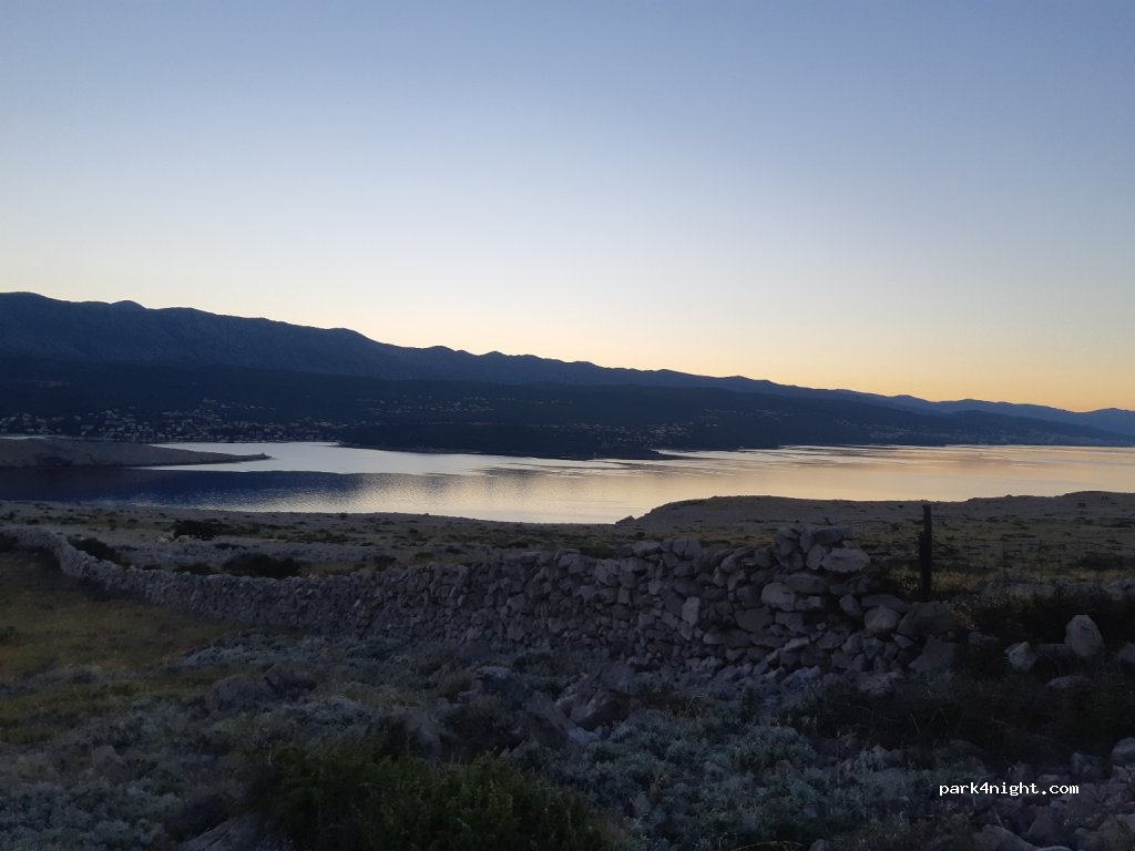 (51513) Omišalj - Unnamed Road — foto