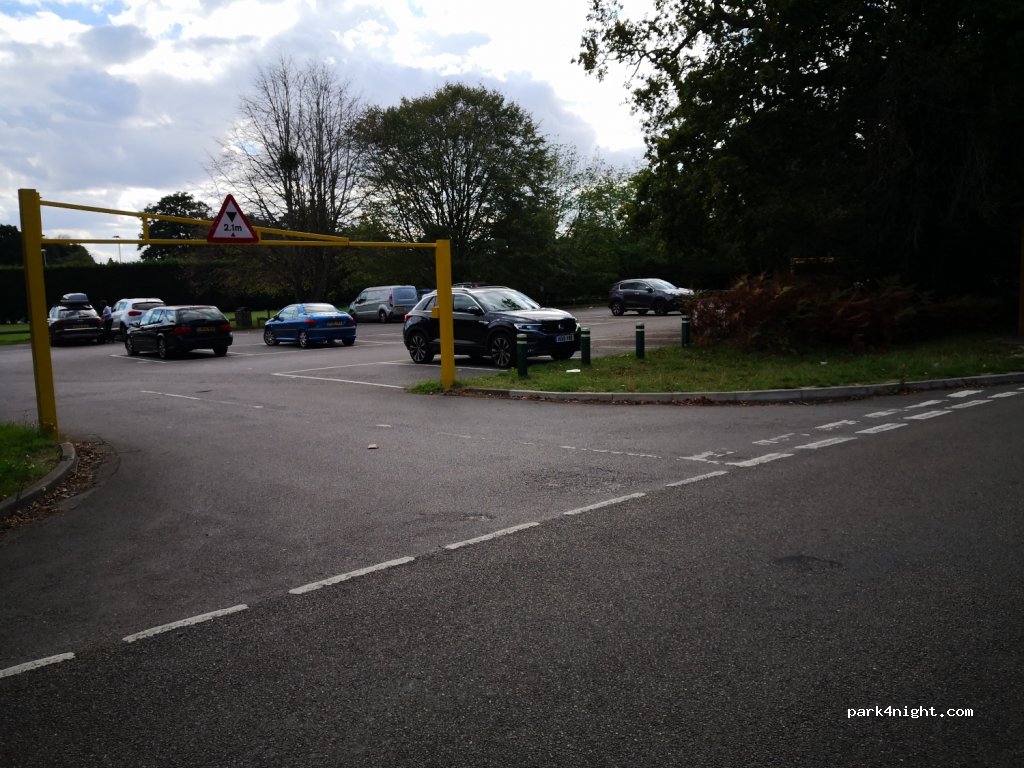 (TW20 0LB) Englefield Green - — foto