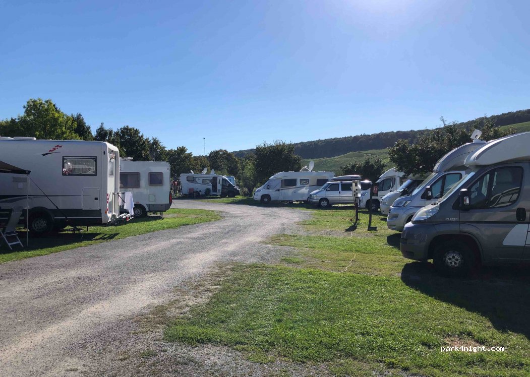 Wohnmobilhafen Mainschleife — foto