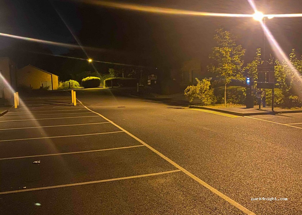 (CV32 5EU) - Adelaide Bridge parking P6 Riverside — foto 3